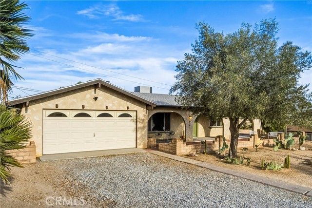 6381 Airway Avenue, Yucca Valley, CA 92284