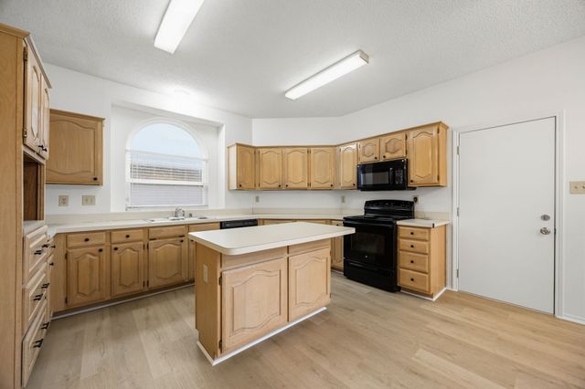 8305 Lake Bend Drive, Rowlett, TX 75088