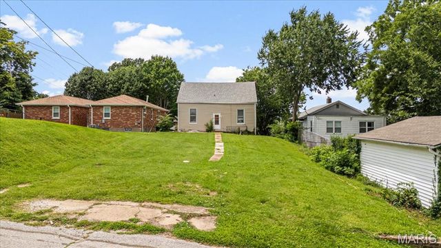 2622 Pearl Avenue, St Louis, MO 63139