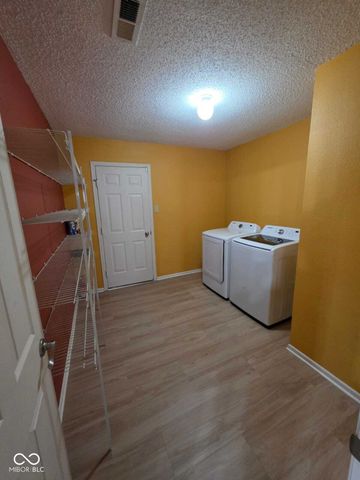 14283 Refreshing Garden Lane, Fishers, IN 46038