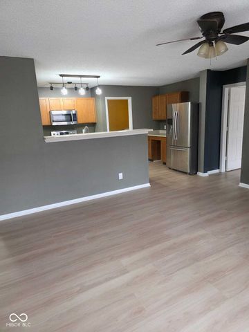 14283 Refreshing Garden Lane, Fishers, IN 46038