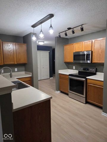 14283 Refreshing Garden Lane, Fishers, IN 46038