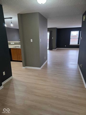 14283 Refreshing Garden Lane, Fishers, IN 46038