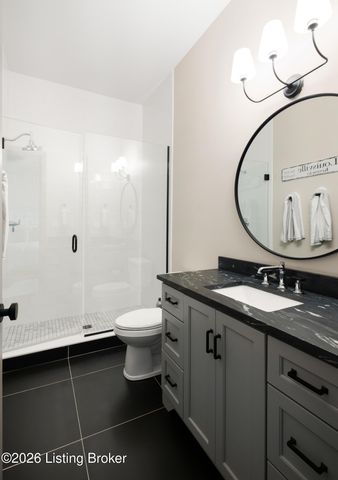 530 Country Ln, Louisville, KY 40207