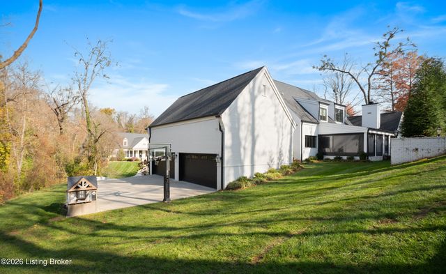 530 Country Ln, Louisville, KY 40207