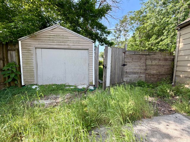 1936 E Cairo Street, Springfield, MO 65802