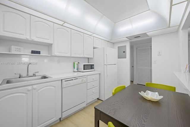 19370 Collins Ave 422, Sunny Isles Beach, FL 33160