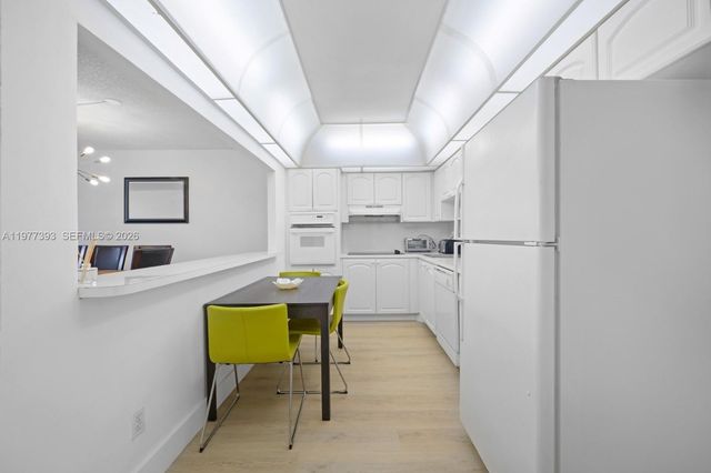 19370 Collins Ave 422, Sunny Isles Beach, FL 33160