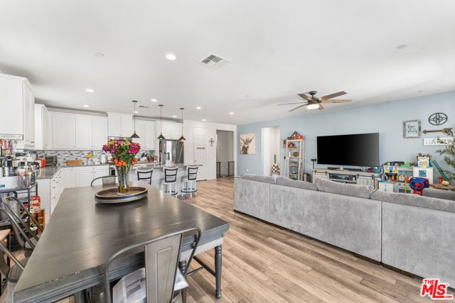 5101 W Avenue J5, Lancaster, CA 93536