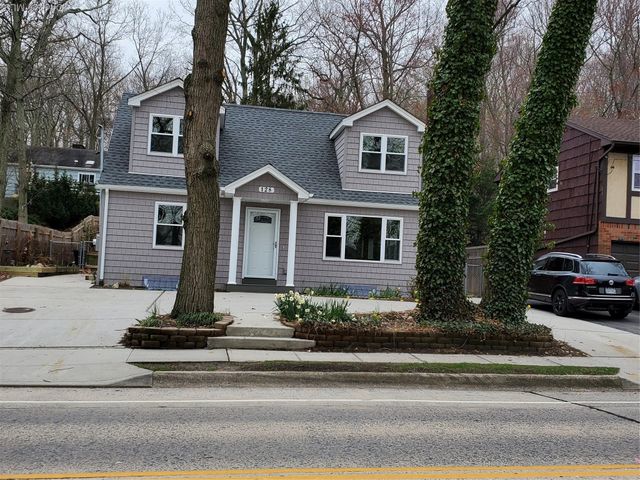 128 Bayville Avenue, Bayville, NY 11709