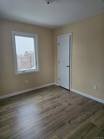 128 Bayville Avenue, Bayville, NY 11709