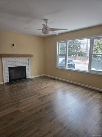 128 Bayville Avenue, Bayville, NY 11709