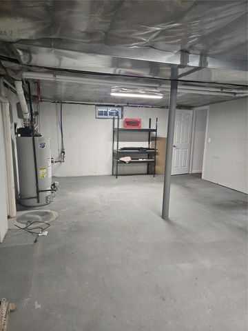 128 Bayville Avenue, Bayville, NY 11709