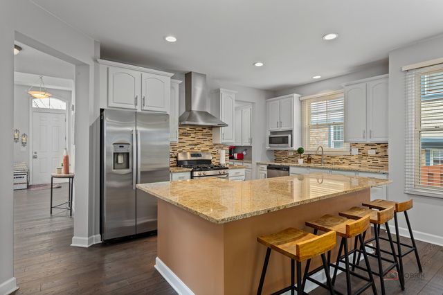 1590 Fielding Drive, Glenview, IL 60026