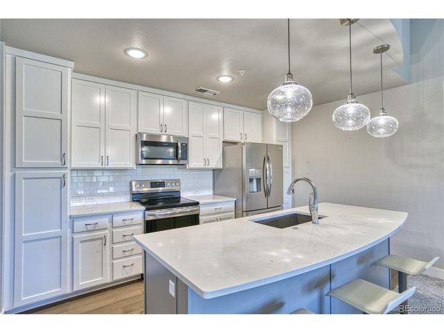 4682 Hahns Peak Dr 302, Loveland, CO 80538