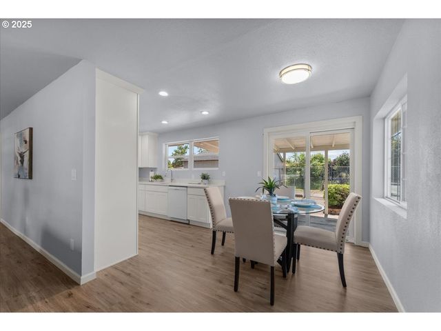 6704 Se NEHALEM St, Portland, OR 97206