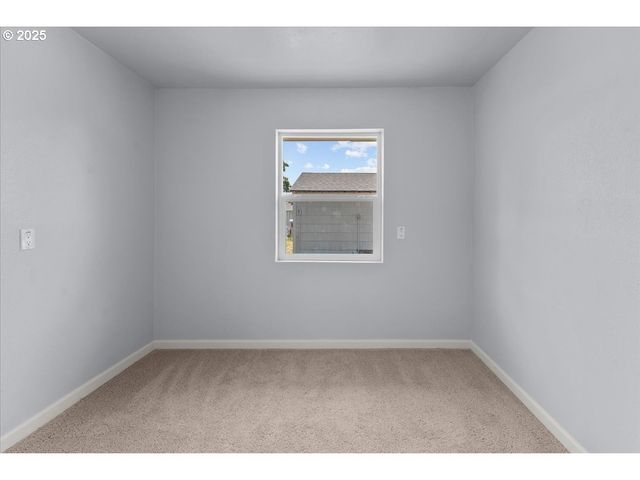 6704 Se NEHALEM St, Portland, OR 97206