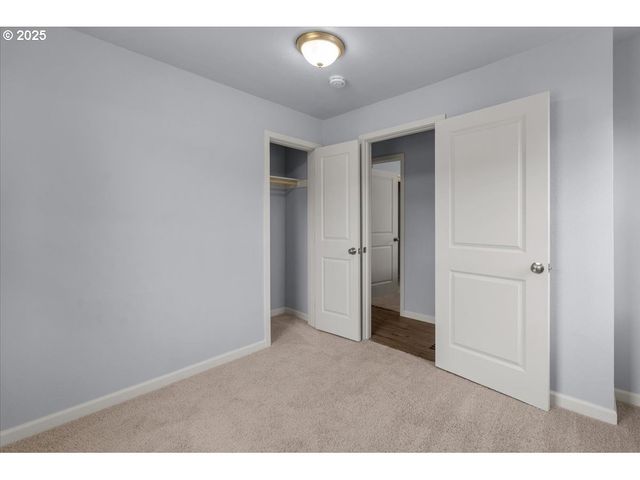 6704 Se NEHALEM St, Portland, OR 97206