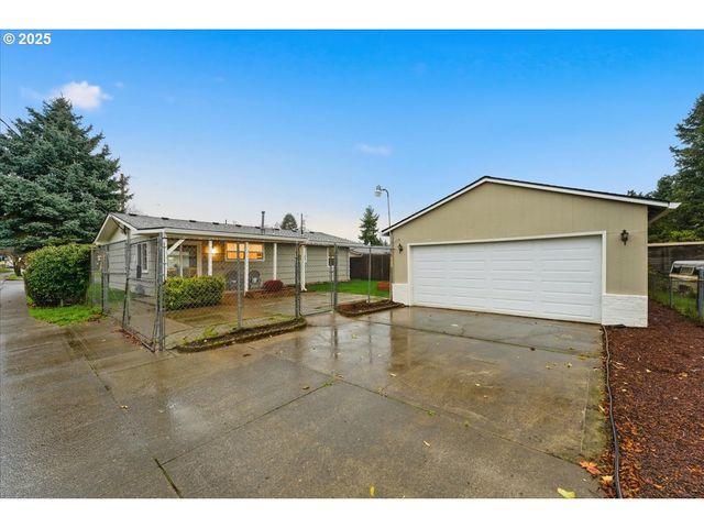 6704 Se NEHALEM St, Portland, OR 97206