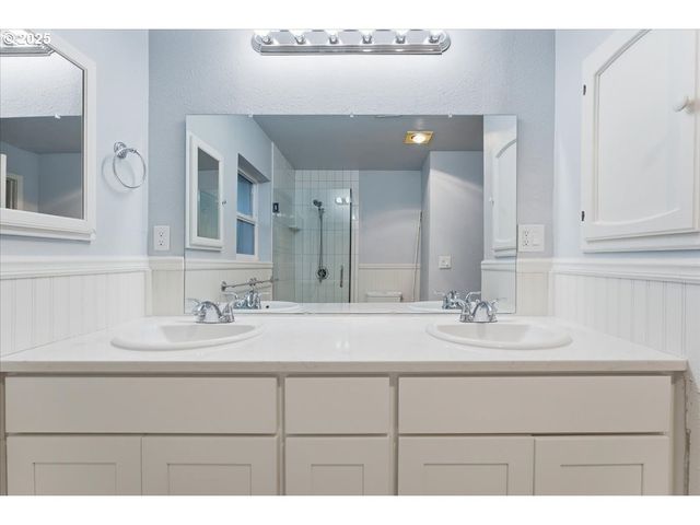 6704 Se NEHALEM St, Portland, OR 97206