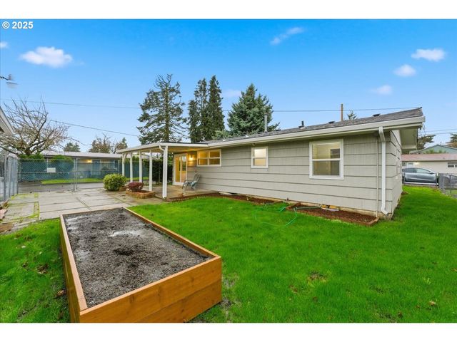6704 Se NEHALEM St, Portland, OR 97206