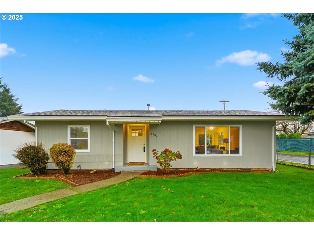 6704 Se NEHALEM St, Portland, OR 97206