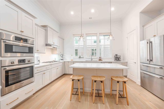 2730 Dolce Oaks Drive, Houston, TX 77007