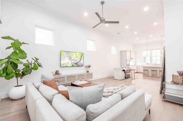 2730 Dolce Oaks Drive, Houston, TX 77007