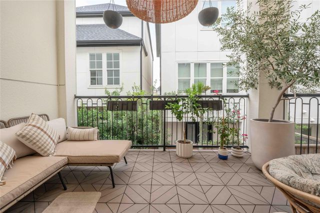 2730 Dolce Oaks Drive, Houston, TX 77007