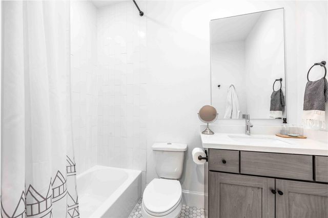 2730 Dolce Oaks Drive, Houston, TX 77007