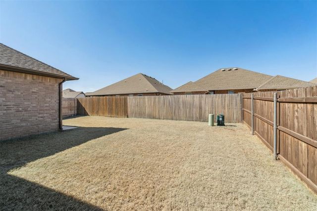 11801 Kylie Elizabeth Road, Yukon, OK 73099