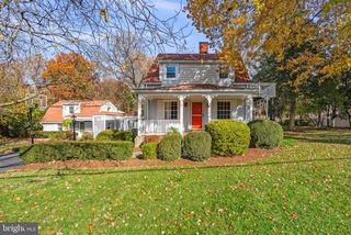 10130 BLAKE LN, Oakton, VA 22124