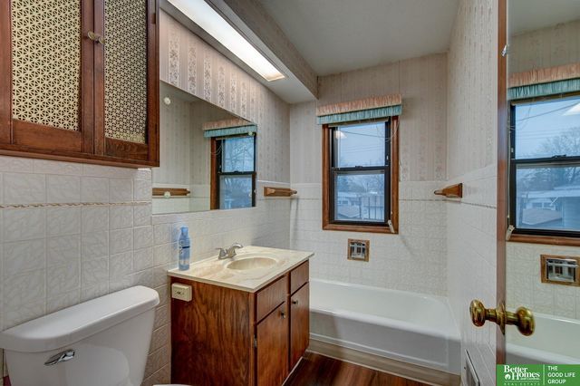 4864 S 52nd Street, Omaha, NE 68117