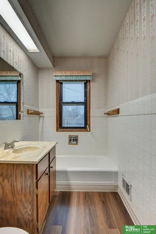 4864 S 52nd Street, Omaha, NE 68117