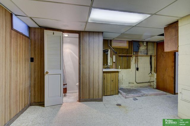 4864 S 52nd Street, Omaha, NE 68117