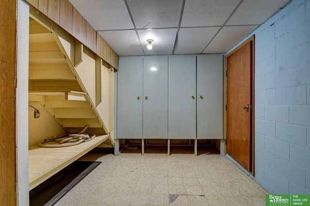 4864 S 52nd Street, Omaha, NE 68117