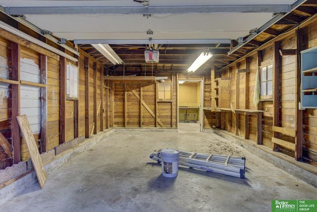 4864 S 52nd Street, Omaha, NE 68117