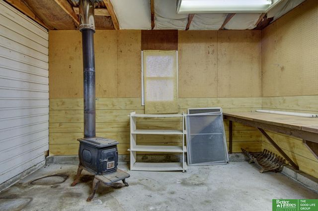 4864 S 52nd Street, Omaha, NE 68117