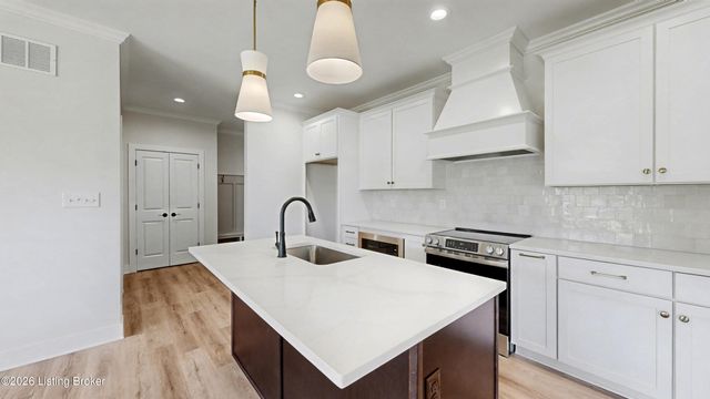 8023 Happy Jack Way, Louisville, KY 40299