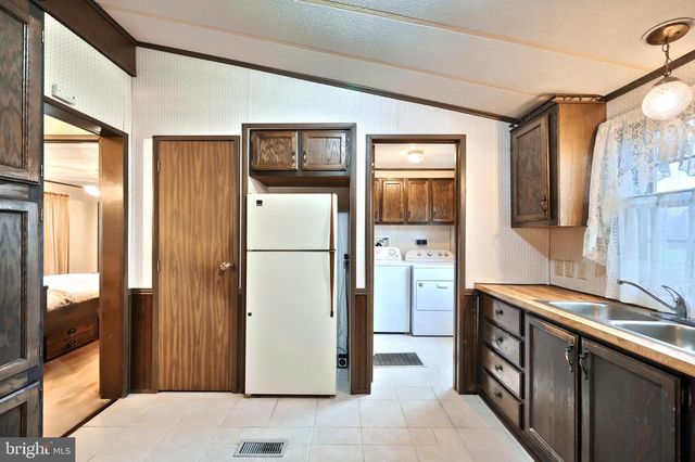 2818 OAKLAND RD, Dover, PA 17315