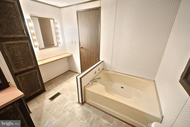 2818 OAKLAND RD, Dover, PA 17315