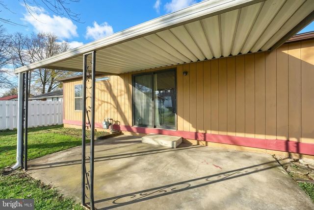 2818 OAKLAND RD, Dover, PA 17315