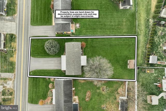 2818 OAKLAND RD, Dover, PA 17315