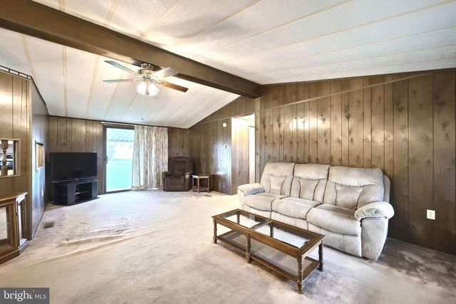 2818 OAKLAND RD, Dover, PA 17315