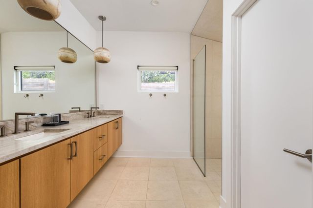 1117 Reagan TER, Austin, TX 78704