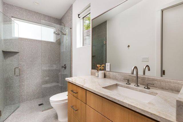 1117 Reagan TER, Austin, TX 78704