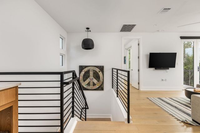 1117 Reagan TER, Austin, TX 78704