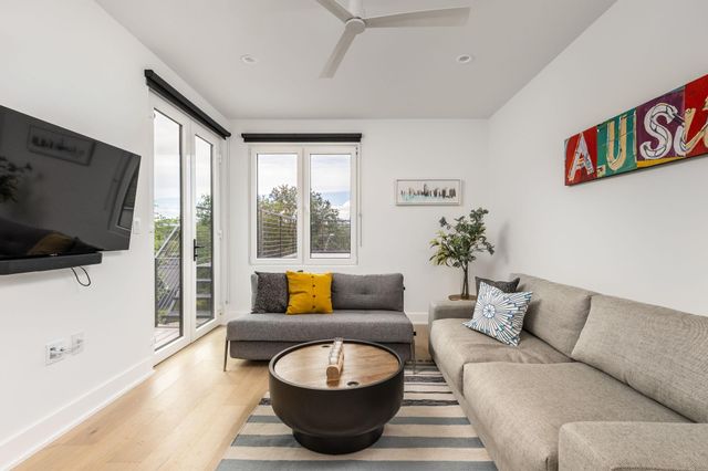1117 Reagan TER, Austin, TX 78704