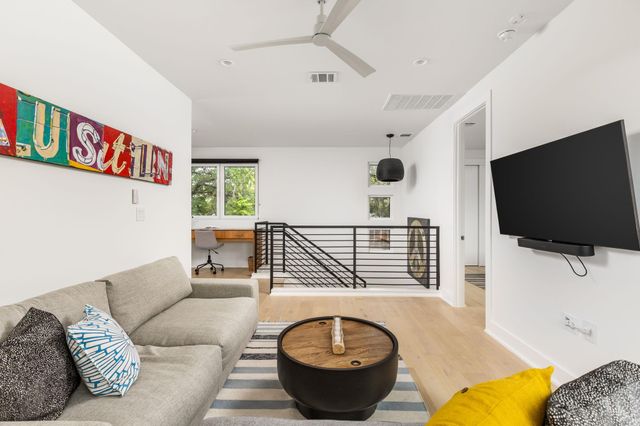 1117 Reagan TER, Austin, TX 78704