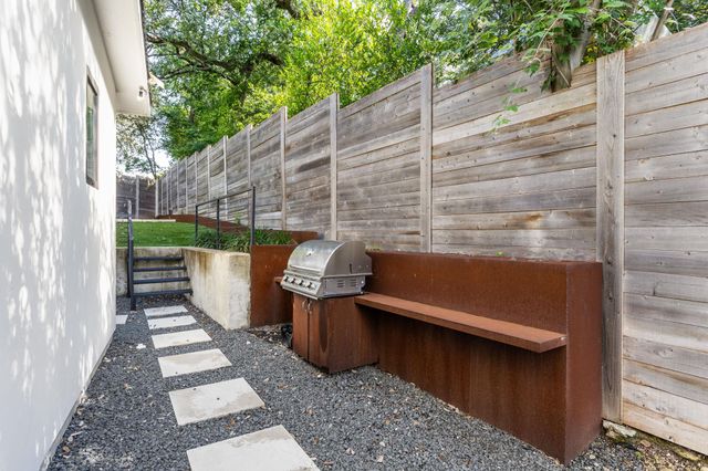 1117 Reagan TER, Austin, TX 78704
